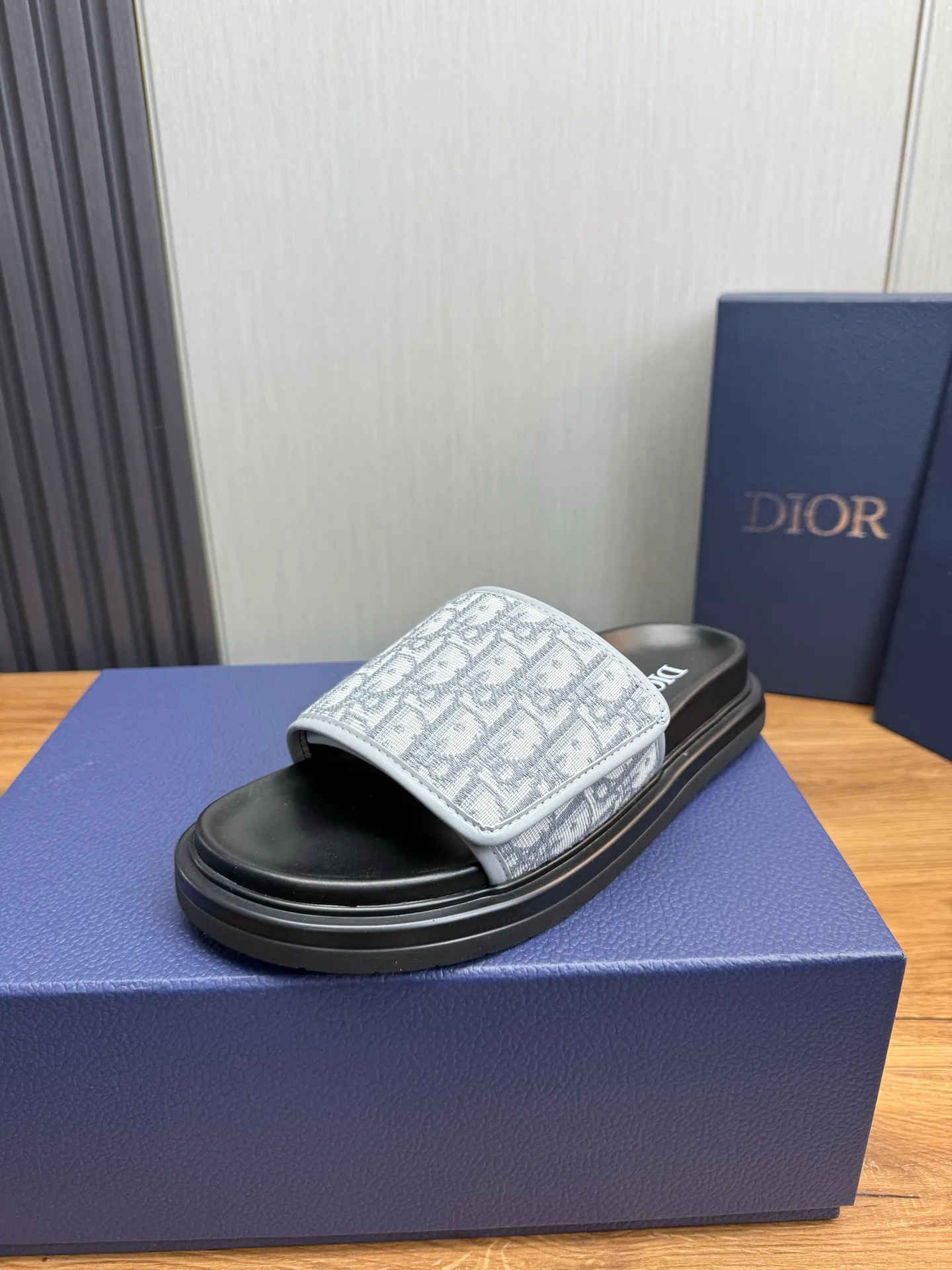 Men's shoes 💰280💰 Dior. Men's slippers 🩴Official website 1:1 production 38-45 yards 45 46 🉑️Customized original material shipped✅